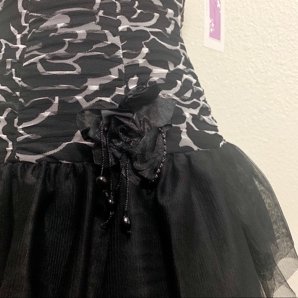 NWT Halter Party Homecoming Dress Brand New! - Picture 2 of 8